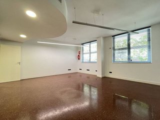 Oficina en alquiler en Les Corts en Barcelona