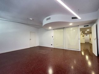 Oficina en alquiler en Les Corts en Barcelona
