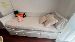 Cama Diván Ikea Hemnes con 2 colchones