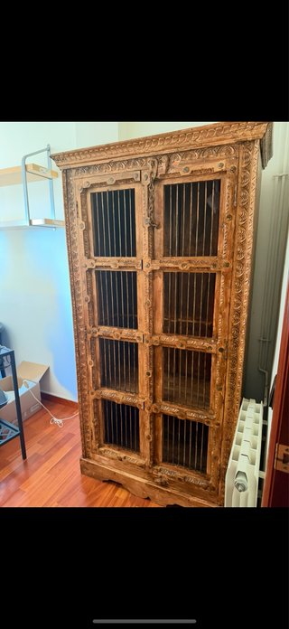 Armario antiguo madera maciza tallada