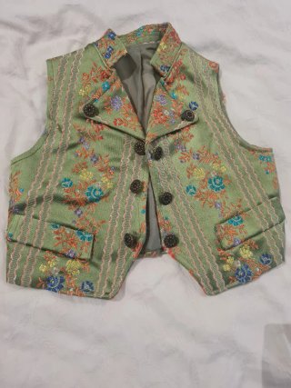 Traje completo Fallero Niño 2años, está nuevo,