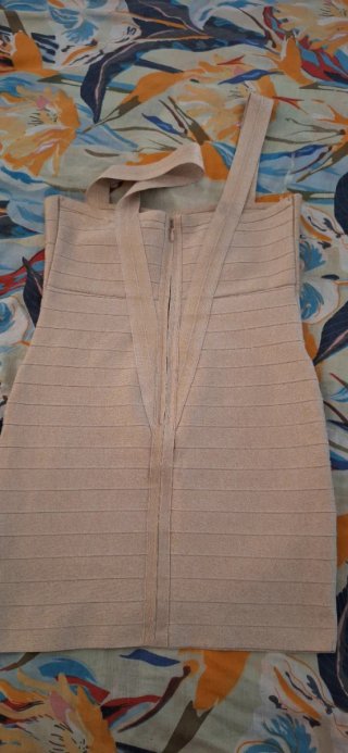Vestito rosa brillantinato aderente