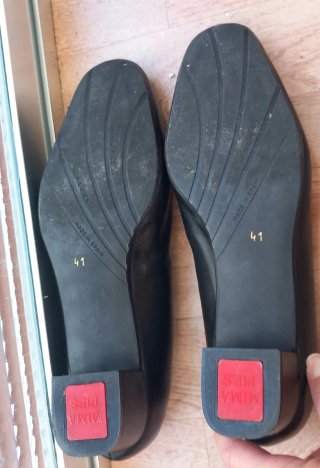Zapatos de señora negros. Tacón de salón
