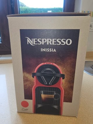 Cafetera Nespresso Inissia Roja Nueva