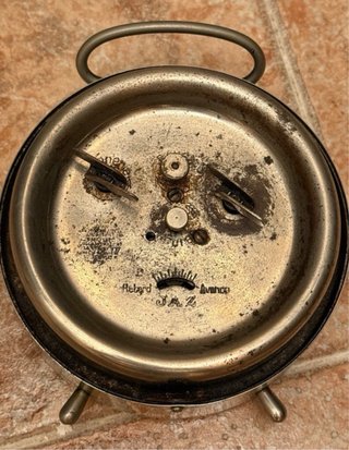 Reloj despertador JAZ antiguo