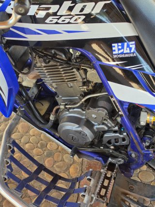 Yamaha Raptor 660R Azul y Blanco