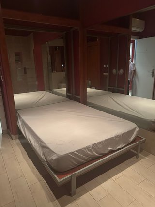 Cama empotrada de madera doble
