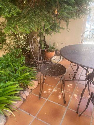 Mesa y 4 sillas de jardín metal