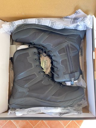 Botas Magnum Negras