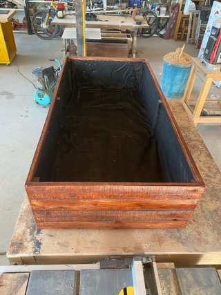 Jardinera de madera grande