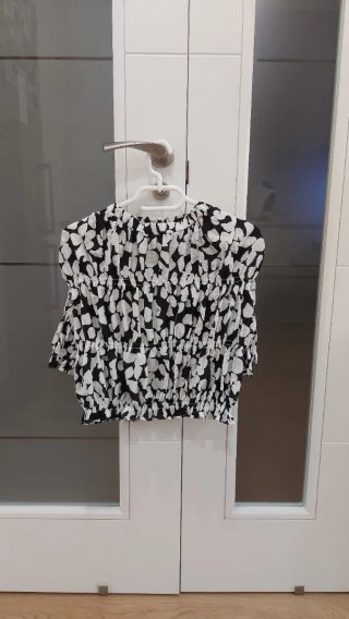 Blusa MNG (Mango). Talla S