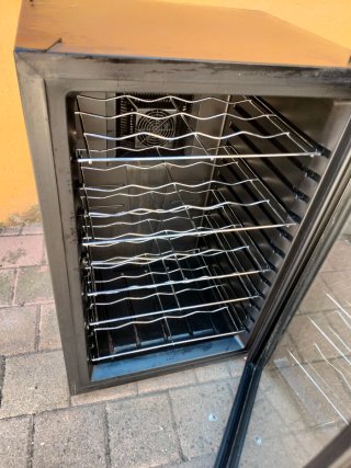 Nevera para vinos negra