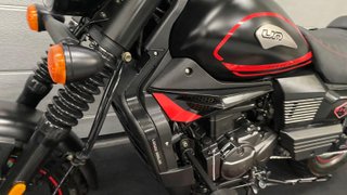UM Renegade Vegas Negra/Roja