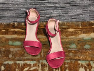Sandalias tacón mujer color buganvilla