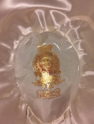 Cappello in feltro e raso , realizzato a mano,nero