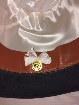 Cappello in feltro e raso , realizzato a mano,nero