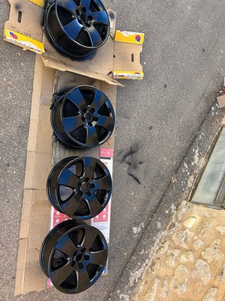 Llantas Grupo VAG Negras