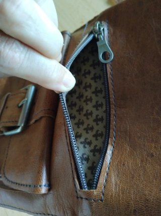 Bandolera de cuero marrón