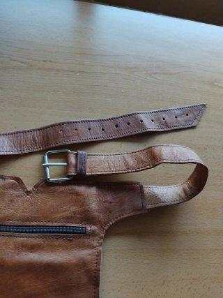 Bandolera de cuero marrón