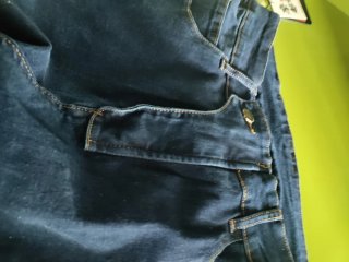 Pantalón tejano moto con protecciones