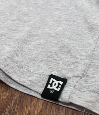Camiseta DC Shoes Gris Vintage