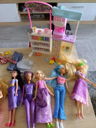 Lote 11 Muñecas Barbie Princesas Disney Moto