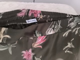 Pantalón estampado floral verde y rosa