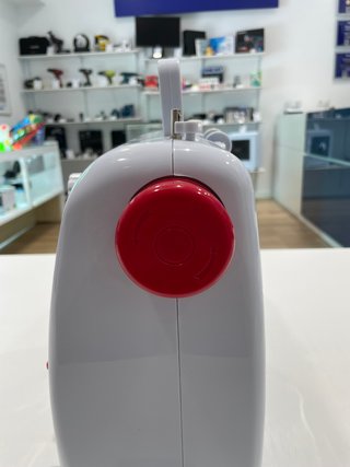 Máquina de coser Ufesa blanca