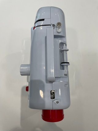 Máquina de coser Ufesa blanca