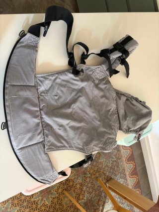 Mochila Portabebés Boba Gris y Verde