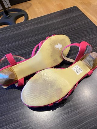 Sandalias de tacón rosa para mujer