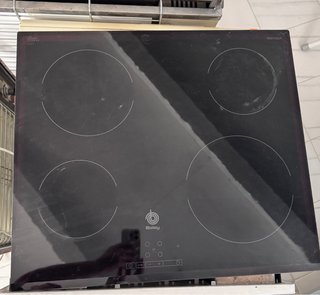 Horno y vitrocerámica Corberó Elipse