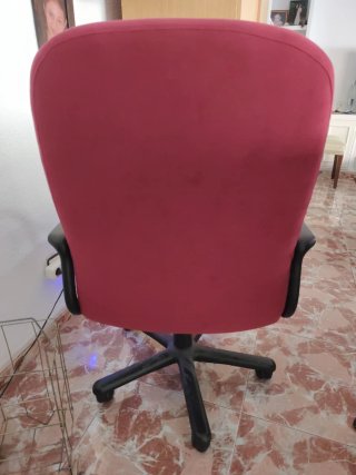 Silla de oficina con ruedas