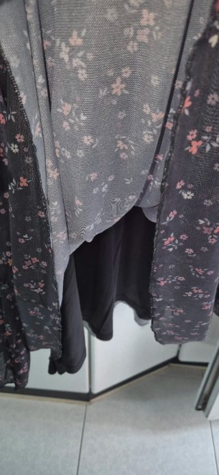 Blusa floral talla 54 con etiqueta