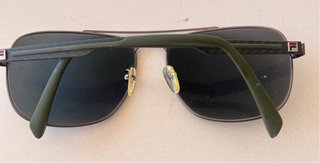 Gafas de sol Fila aviador grises y verdes.