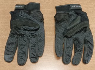 Guanti da moto neri con protezioni