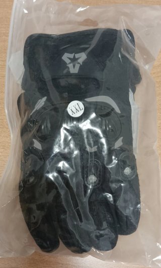 Guanti da moto neri con protezioni