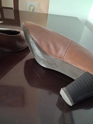 Zapatos de tacón marrones
