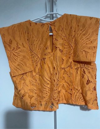Conjunto naranja de encaje