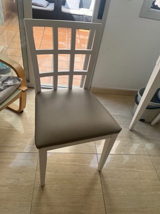 Mesa comedor con 4 sillas