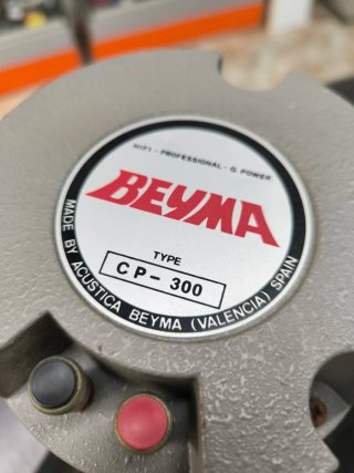 Motor de compresión Beyma CP 300