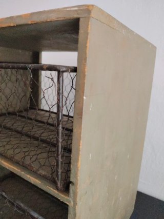 Cajonera de madera y metal
