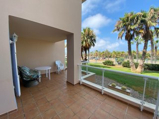 CAMBIO O VENDO APARTAMENTO EN 1 LINEA DE PLAYA