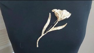 Broche Flor Dorada Grande