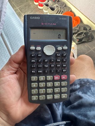 Calculadora Científica Casio fx-82MS