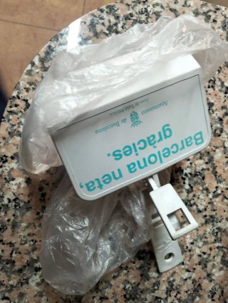 Recogedor caca perro Ayuntamiento Barcelona