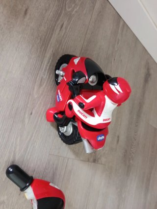 Moto Teledirigida Chicco Ducati Roja