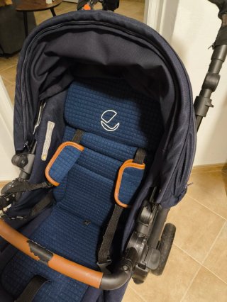 Carrito bebé y capazo azul marino