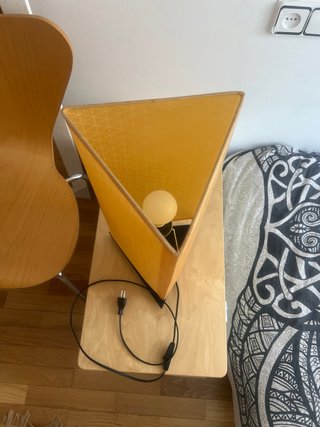 Lámpara de mesa moderna