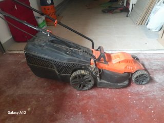 Cortacésped Black+Decker. (RECOGER  EN NOJA)